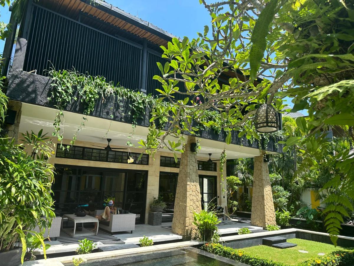 Amanputri Villa Seminyak  Bagian luar foto